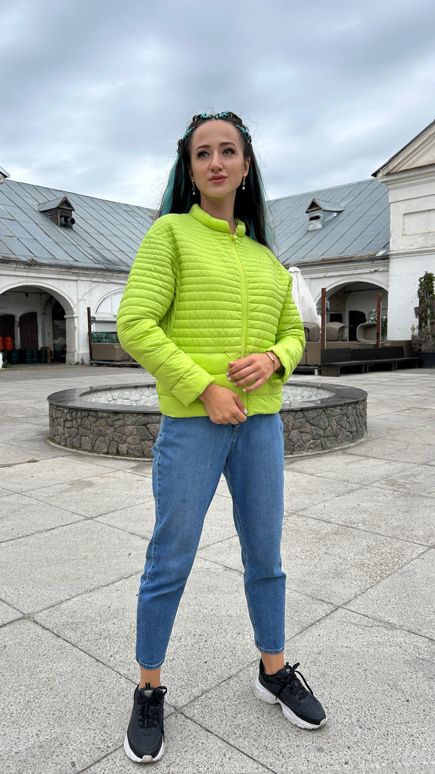 Жіноча демісезонна куртка Miss Sun салатового кольору