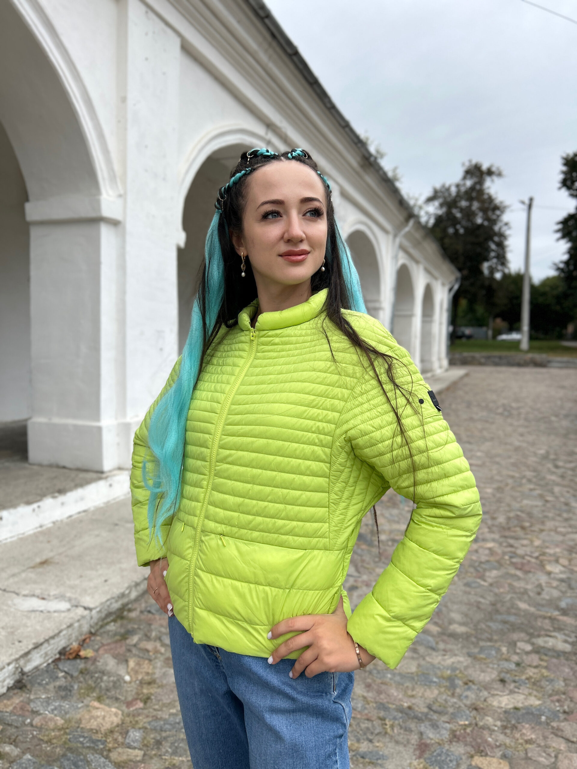 Жіноча демісезонна куртка Miss Sun салатового кольору