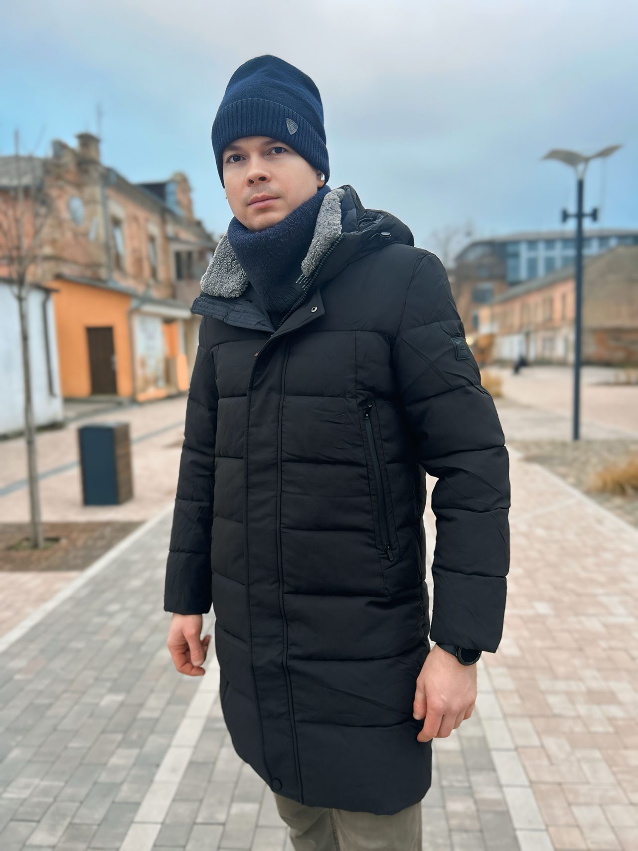 Чоловічий пуховик довгий чорний San Crony з капюшоном зі штучним мехом на комірі, що відстібається - Зображення 3