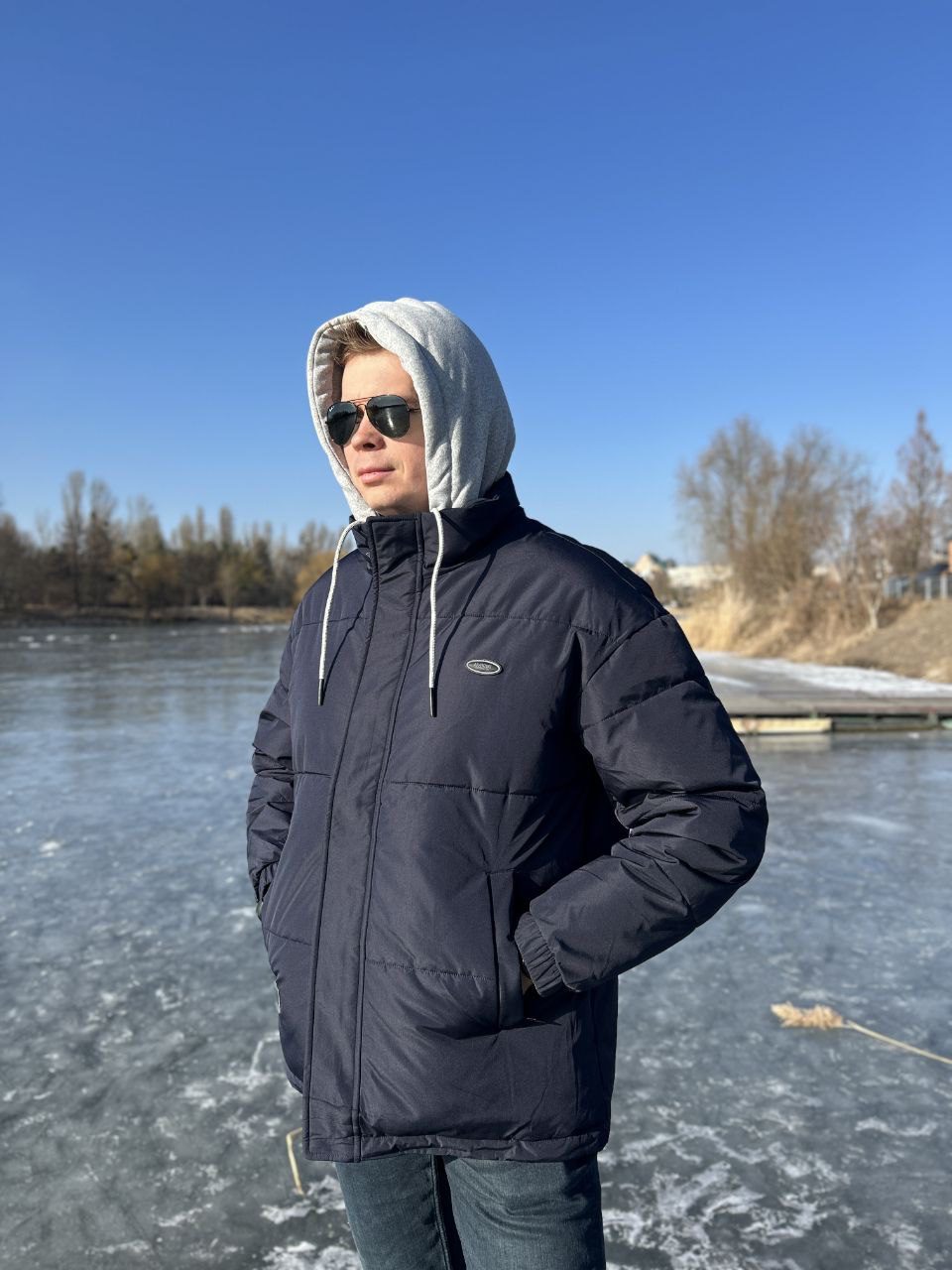 Пуховик чоловічий синій з трикотажним сірим капюшоном San Crony оверсайз із внутрішньою маніжкою, що переходитиме в капюшон. - Зображення 8