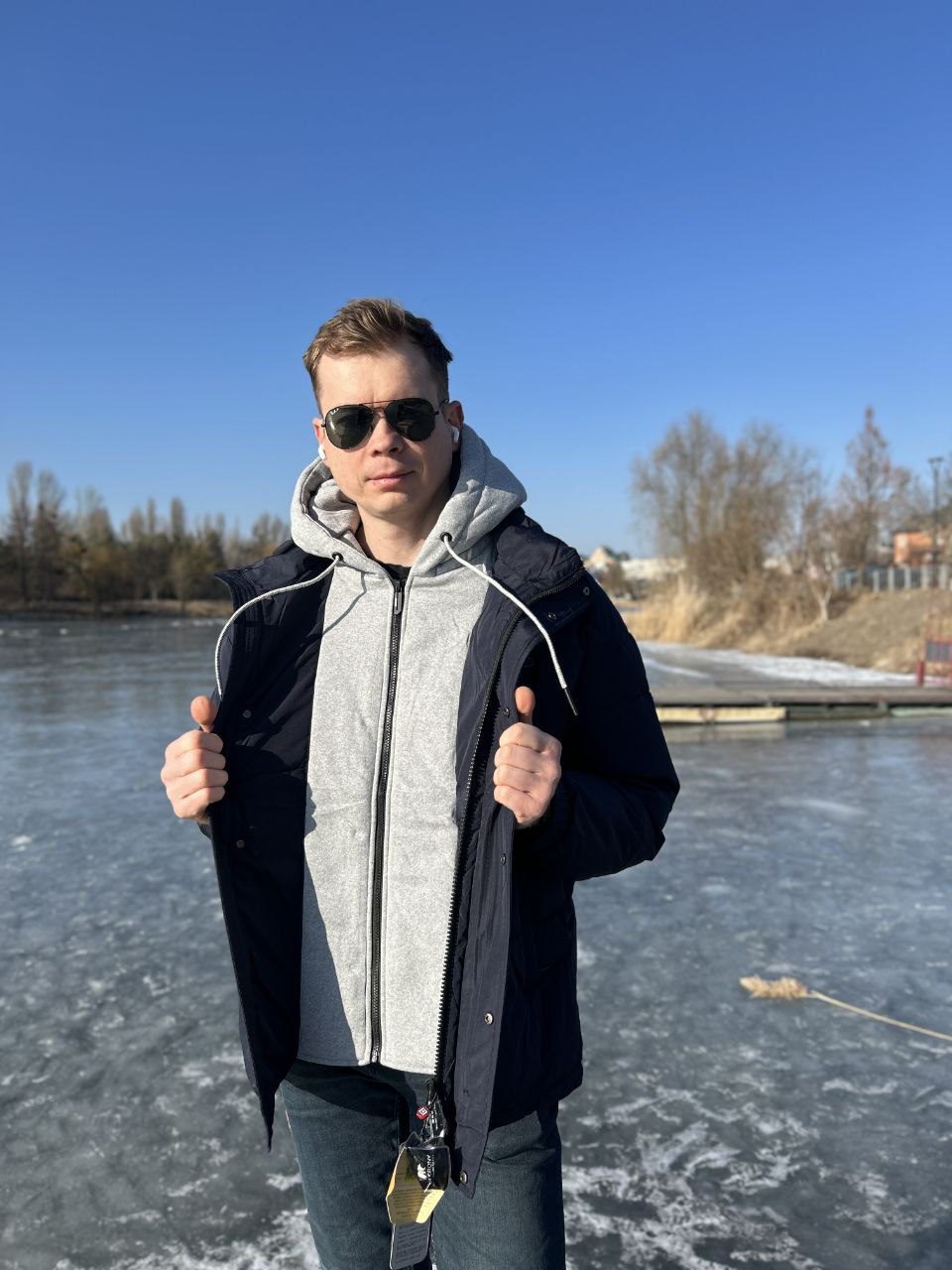Пуховик чоловічий синій з трикотажним сірим капюшоном San Crony оверсайз із внутрішньою маніжкою, що переходитиме в капюшон. - Зображення 7