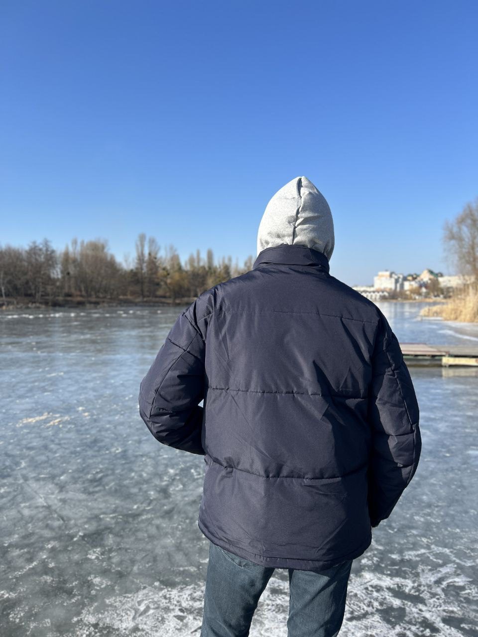 Пуховик чоловічий синій з трикотажним сірим капюшоном San Crony оверсайз із внутрішньою маніжкою, що переходитиме в капюшон. - Зображення 5
