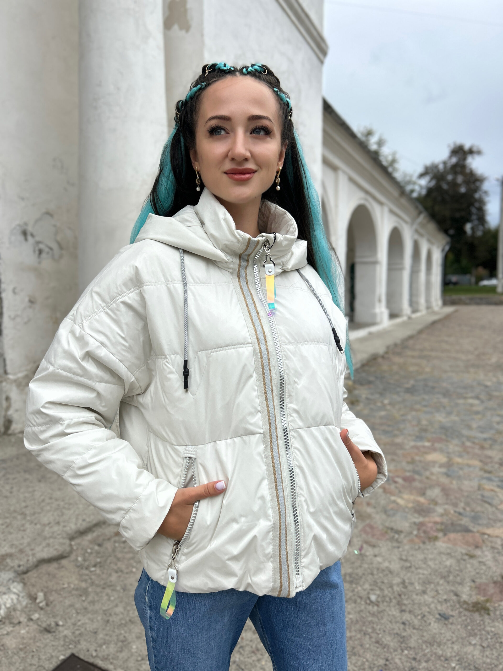 Куртка жіноча Snowimage коротка біла зі з'ємним капюшоном